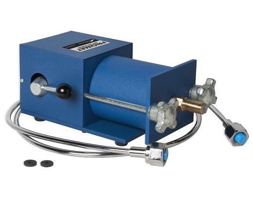 Dry ice maker