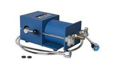 Dry ice maker